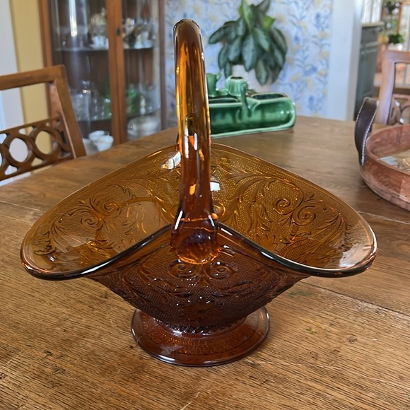 Indiana Glass 1970 Amber Gold Basket - Picture 3 of 5